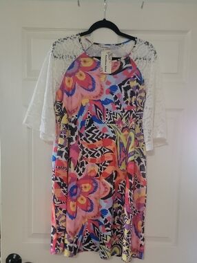 Women’s Lace Raglan Sleeve Midi Dress in White and Multi-Color Floral